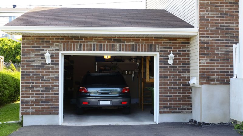 Common Signs One Needs Garage Door Spring Repair in Palm Harbor, FL