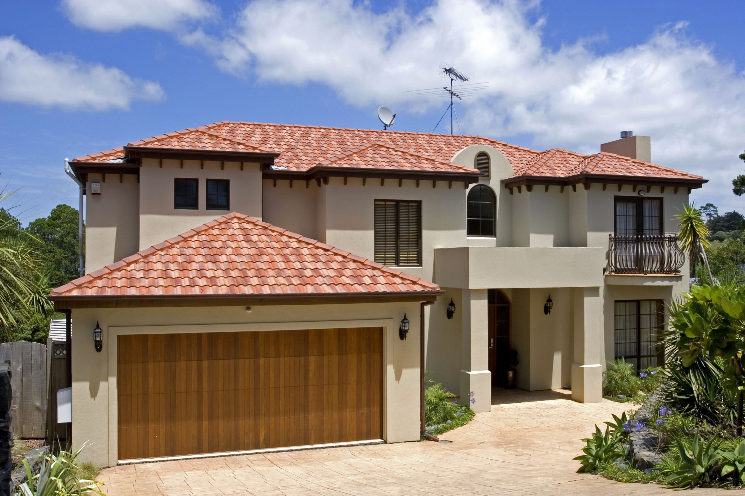 The Importance of Timely Overhead Garage Door Repair in Chicago